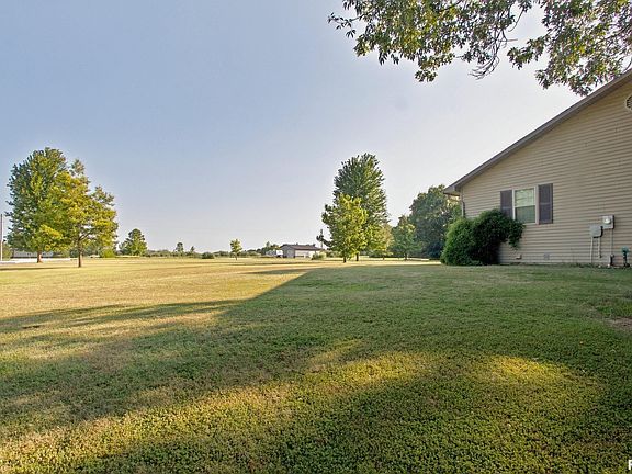 4th image of 576 Coral Rd