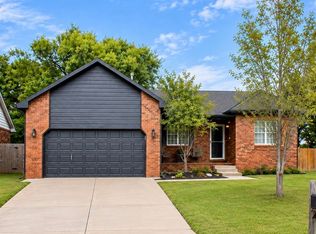 1100 Forrest Glenn Dr, Arkansas City, KS 67005