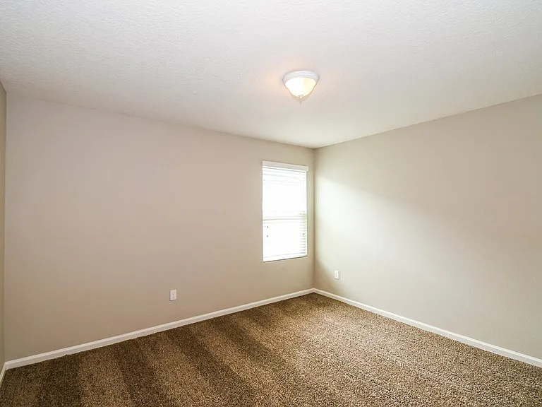 636 Drysdale Dr — Photo 14
