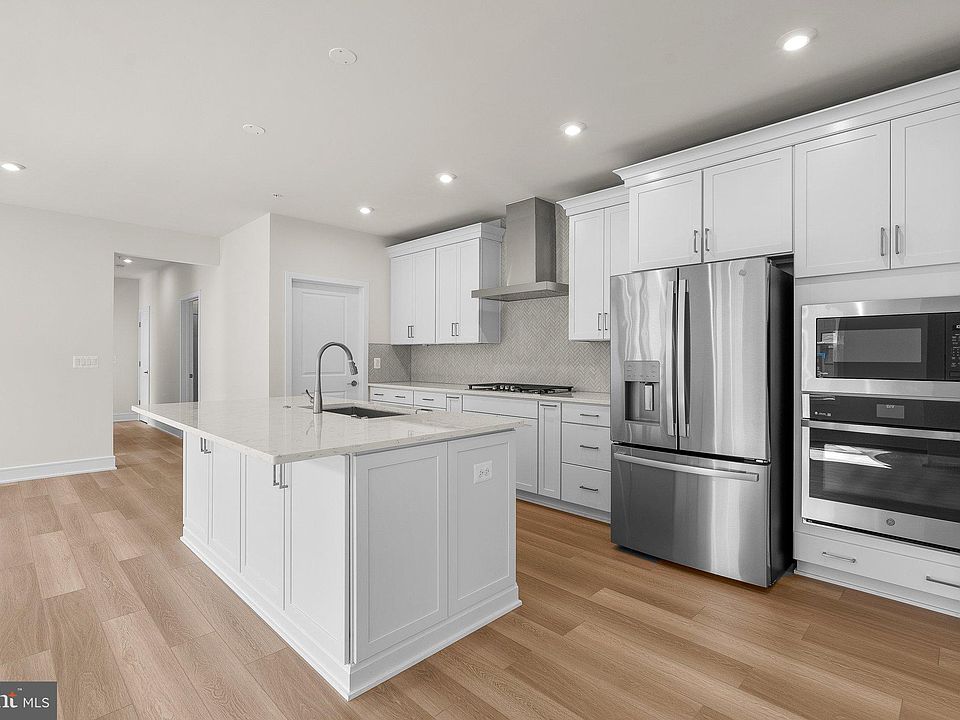 1st image of 23679 Bolton Crescent Ter #12-303