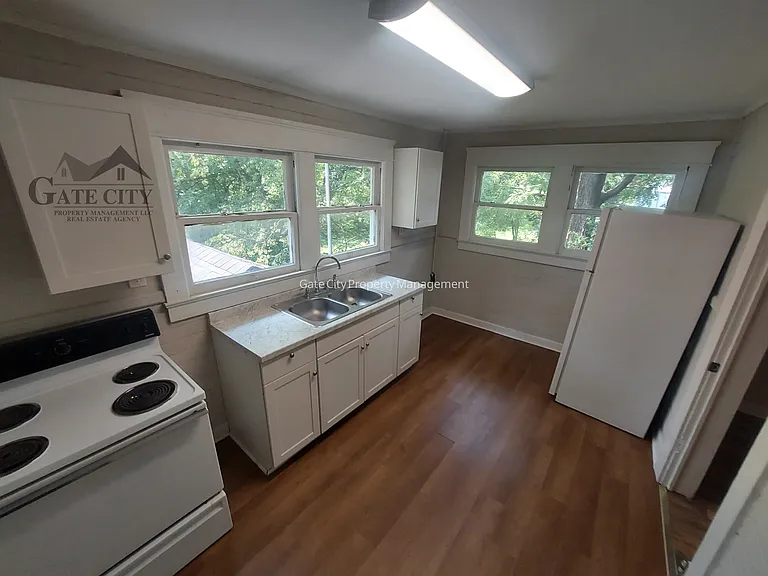 303 W 6th Ave #D — Photo 3