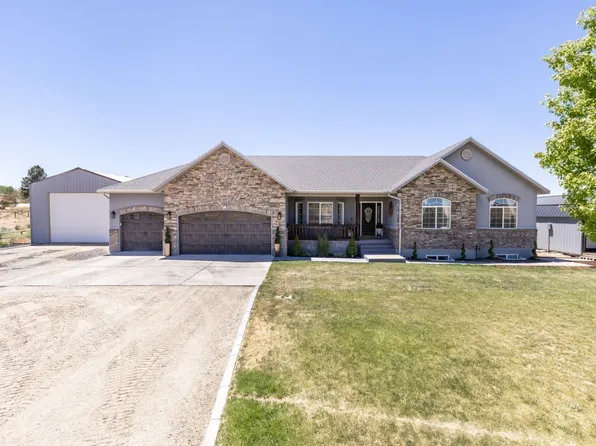 939 Blue Jay Dr, Spring Creek, NV 89815