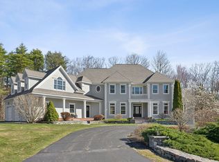 16 Cavendish Rd, Falmouth, ME 04105