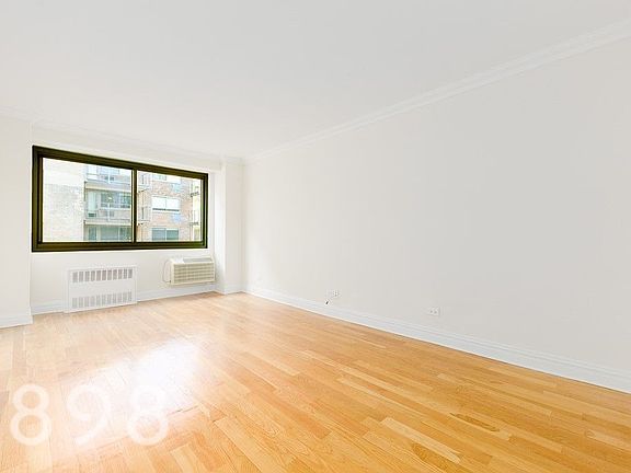 5th image of 160 W 97th St Unit 12E