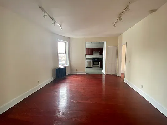 Rented by Compass | media 18