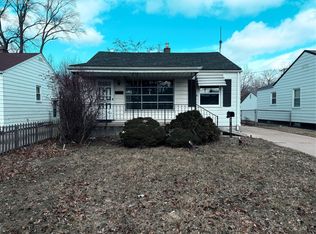 19009 Woodland St, Harper Woods, MI 48225