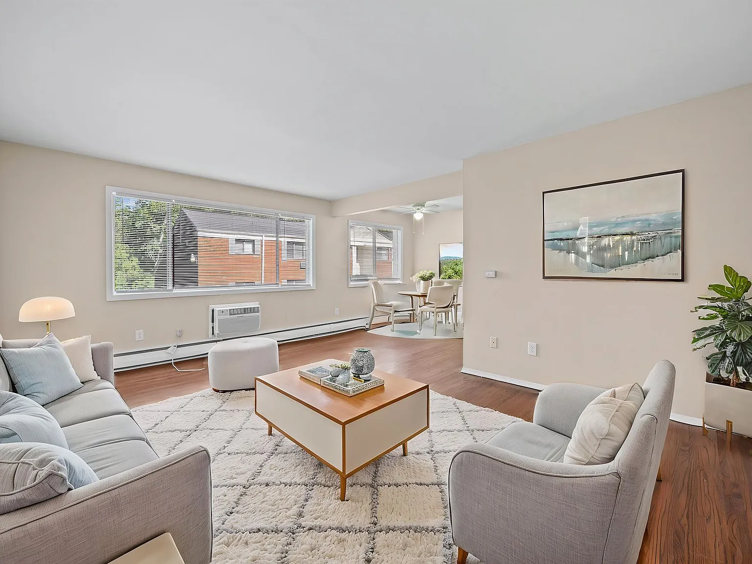 138-154 Woodhill Dr — Photo 2
