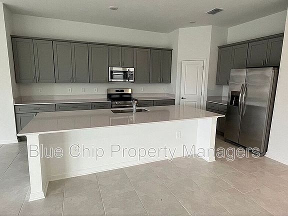 2nd image of 3031 Country Side Dr