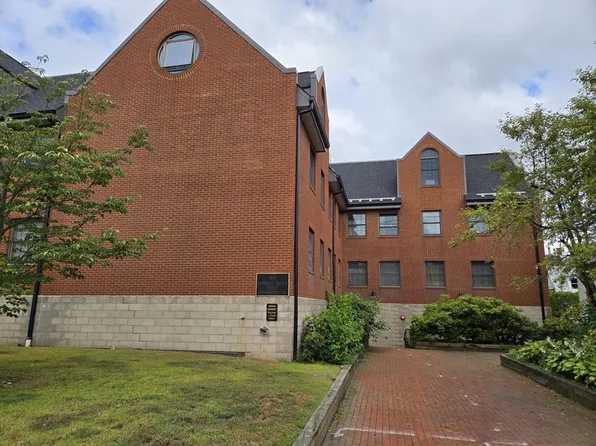 62 E Central St #305, Natick, MA 01760