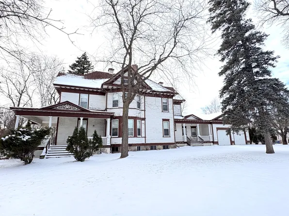 1122 Pine St, Dawson, MN 56232