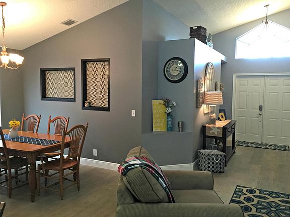 3rd image of 2053 Normandy Cir
