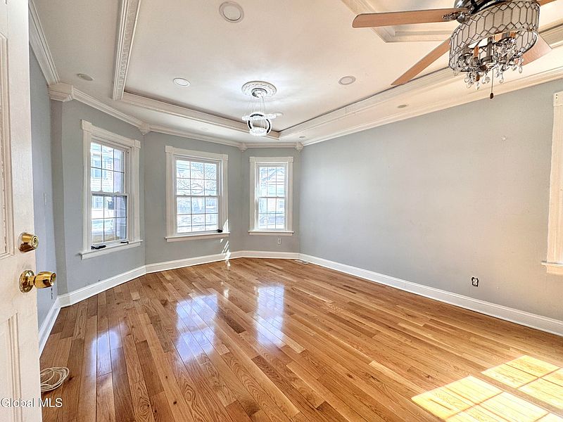 3rd image of 222 Duane Avenue