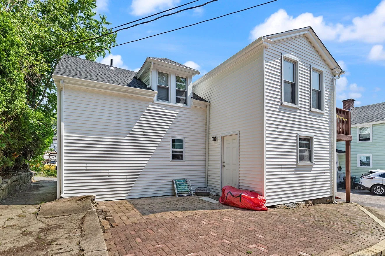 2 bed, 743 sqft, $1,600 — Photo 3
