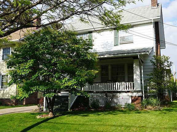 3rd image of 1545 Larchmont Ave