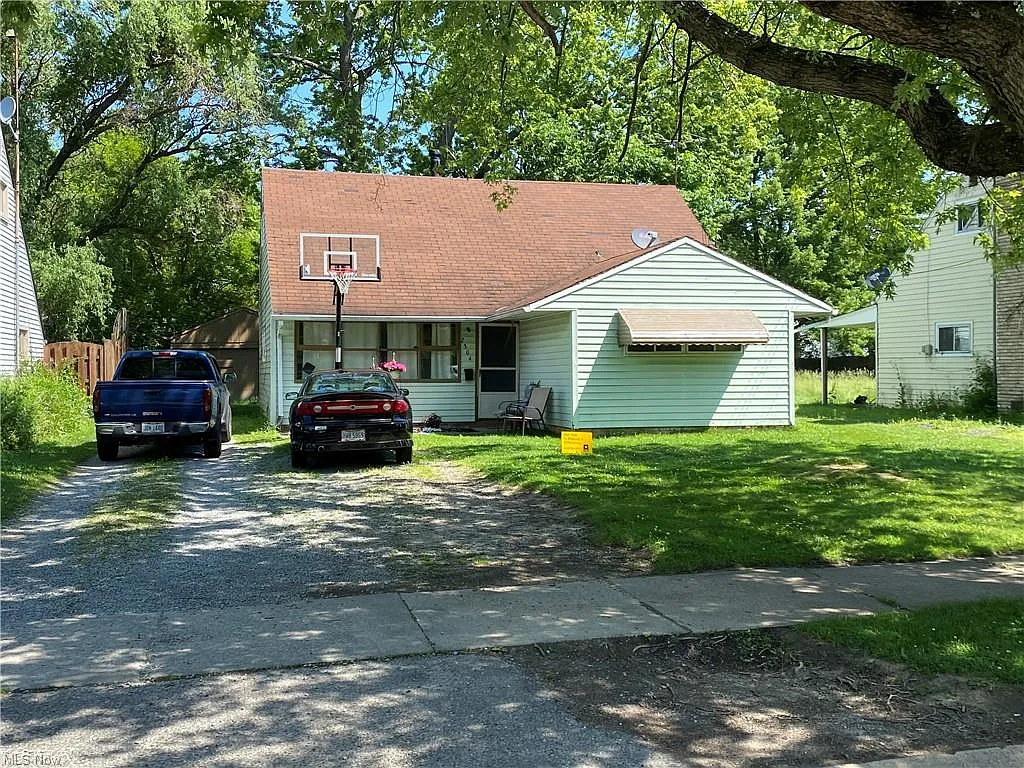 2304 Stephens Ave NW photo 1