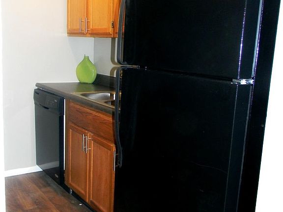 4th image of 612 Cross Creek Dr APT D