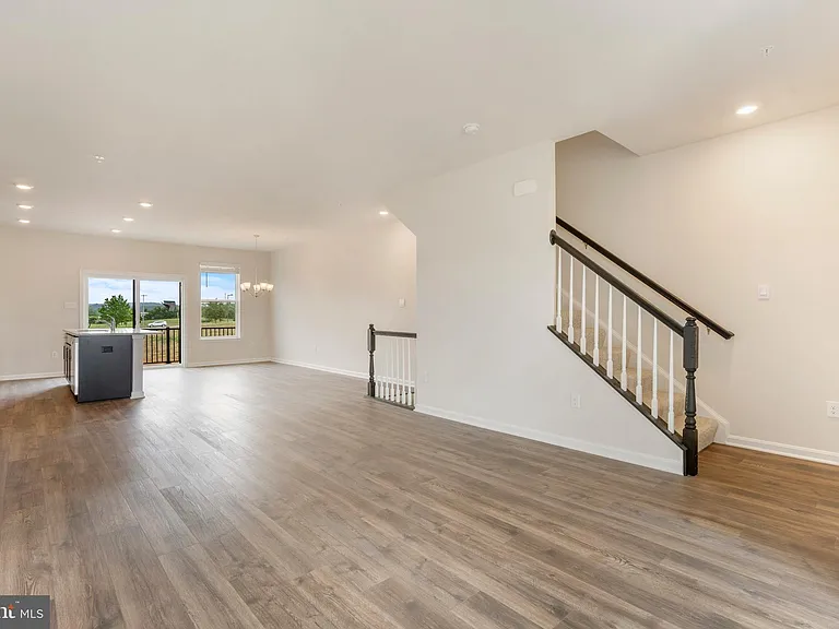 420 Carroll Walk Ave — Photo 6
