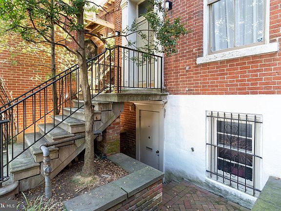 5th image of 715 G St SE