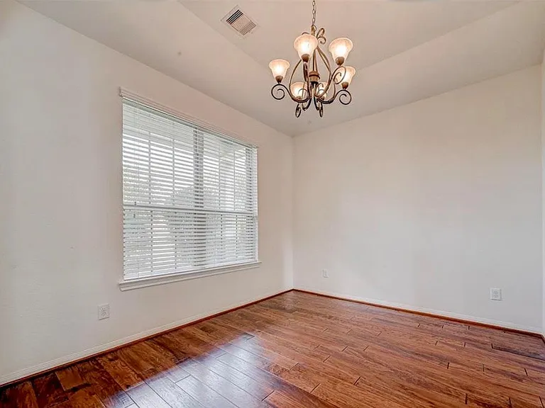 11 Sagamore Ridge Pl — Photo 7