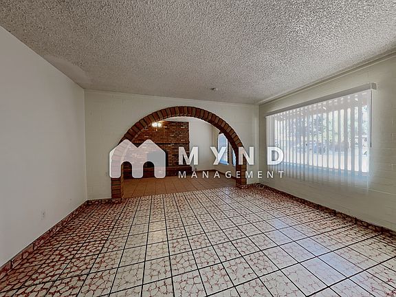 2nd image of 1751 W Sunland Ave