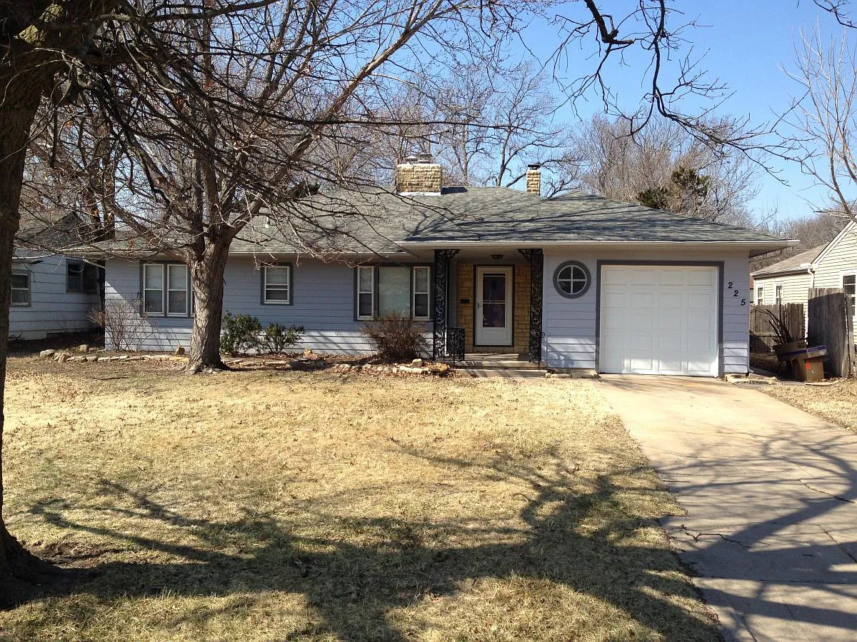 3 bed, 1900 sqft, $1,750 — Photo 1