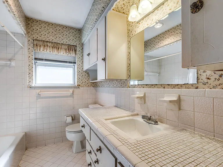 8355 Lullwater Dr — Photo 11