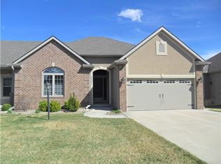 4507 Stonebridge Dr, Saint Joseph, MO 64505