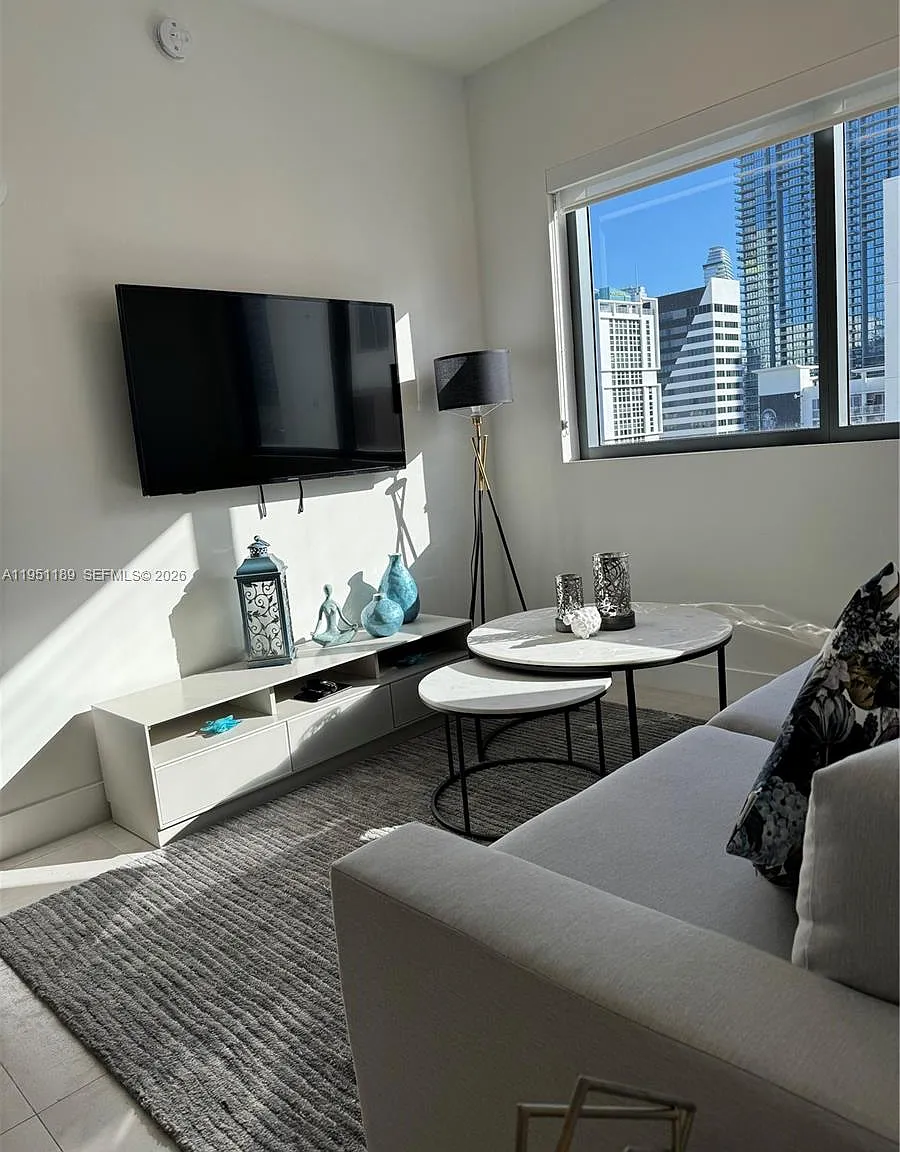 1 bed, 1.0 bath, 516 sqft, $3,300 — Photo 3