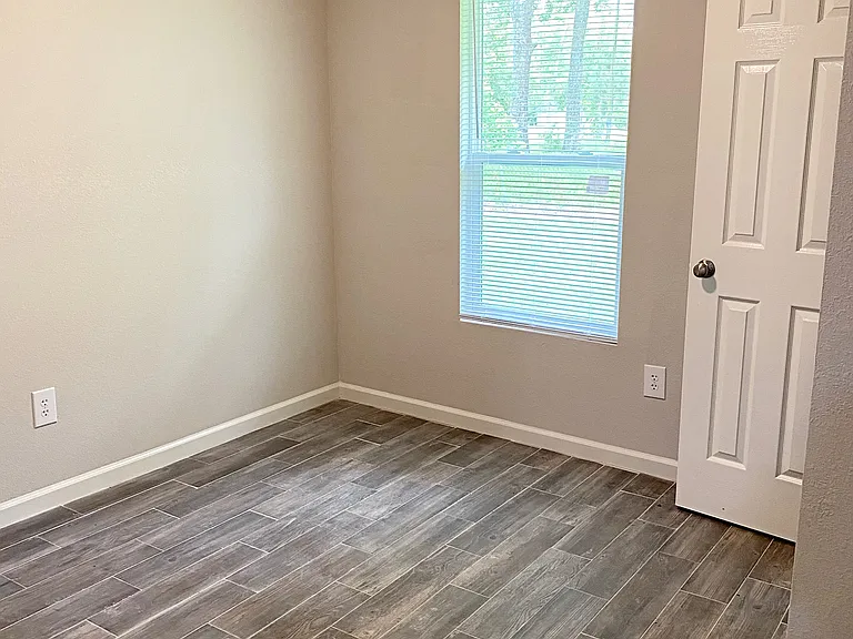 865 Springdale St — Photo 9