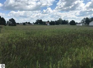 1011 Isabella Vista Dr, Lake Isabella, MI