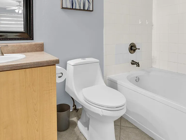 214 Villa Cir #214 — Photo 16