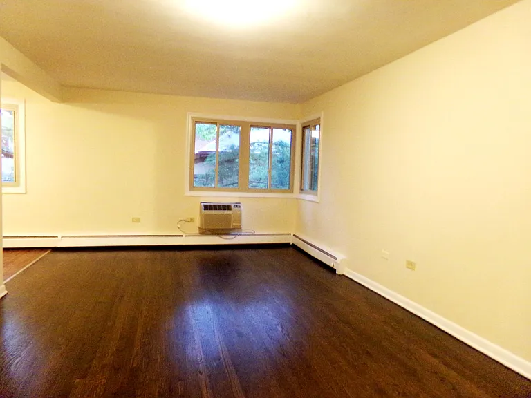 810 Seward St #303 — Photo 10