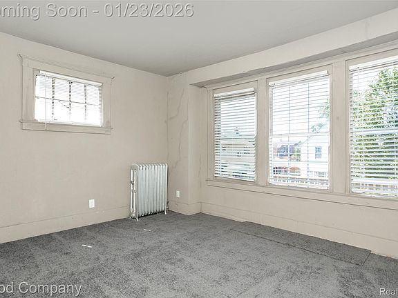 3rd image of 2362 Carson St