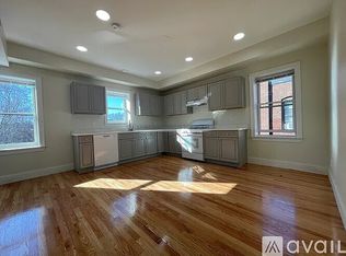 2028 Mass Ave #3, Cambridge, MA 02140