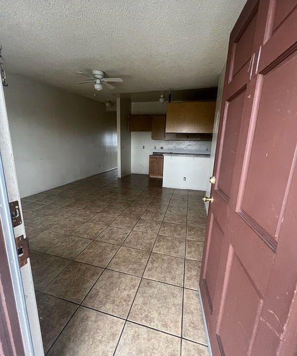 2nd image of 925 W Denni St #11