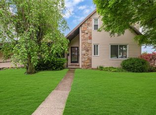 907 3rd St, Baden, PA 15005