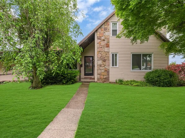 907 3rd St, Baden, PA 15005