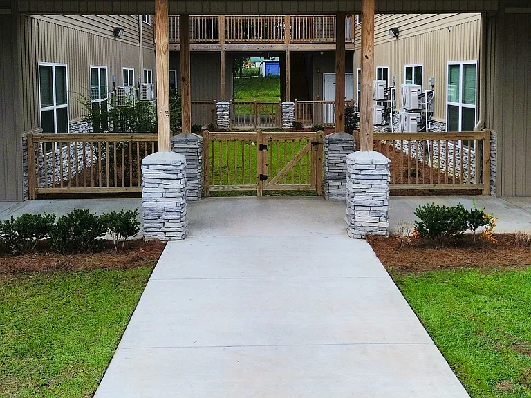 Photo Moultrie Valley exterior front entrance