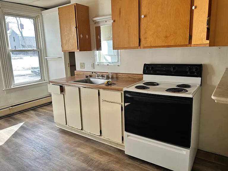 124 Essex St #2 — Photo 10