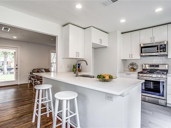 4th image of 10427 Fern Dr