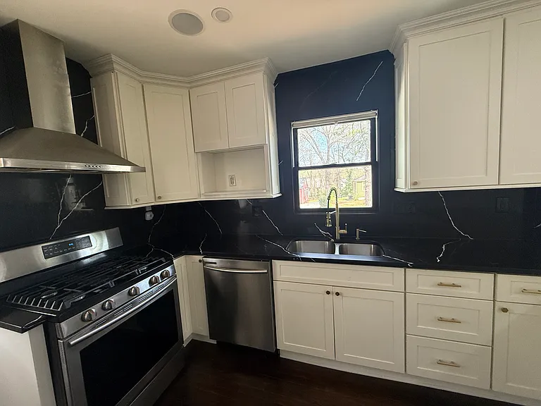 1232 Almont Dr SW — Photo 9