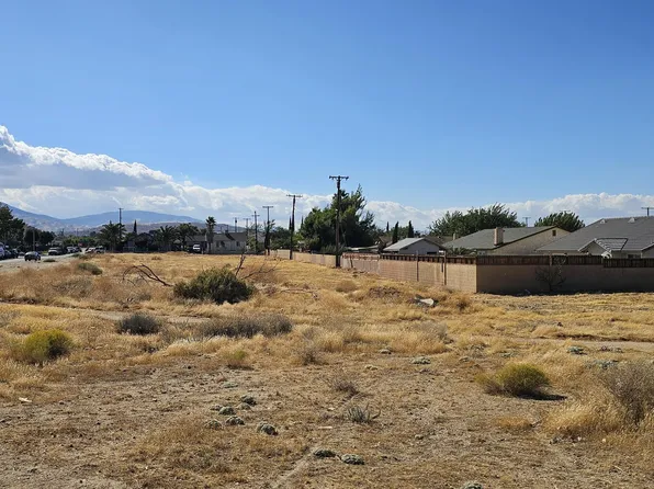 Corner Ave #Q14, Palmdale, CA 93550