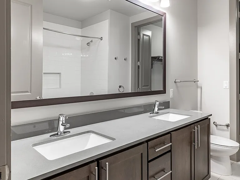 Trace Midtown Apartments — Photo 21
