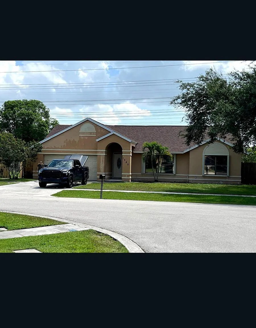 4 bed, 2.0 bath, 1915 sqft, $4,500 — Photo 1