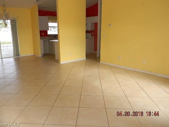 2nd image of 825 SE 5th Ct