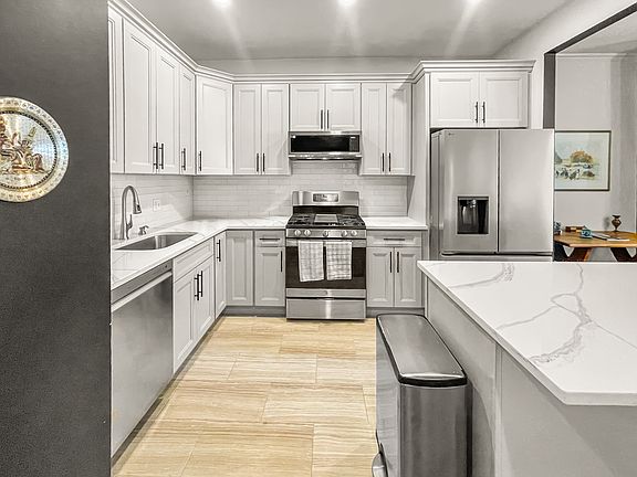 4th image of 220 Covert St Floor 2