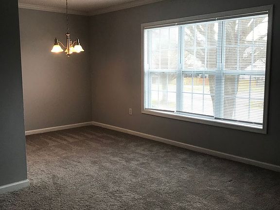 4th image of 15512 Horseshoe Ln