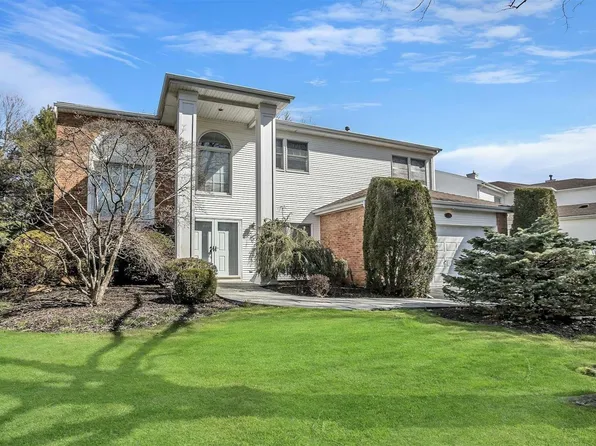 133 Hiland Court #133, Commack, NY 11725