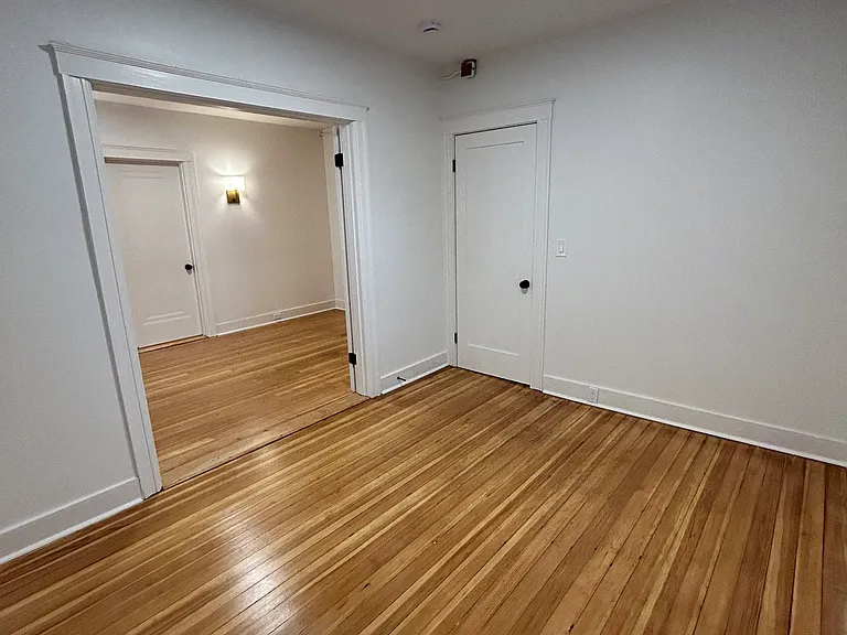 109 Montgomery St #2 — Photo 30