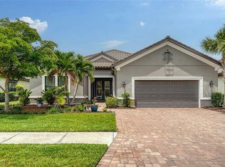 8713 Mangilli Rd, Sarasota, FL 34238